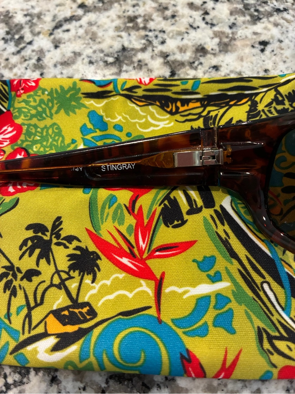 Maui Jim Tortoiseshell Frame STINGRAY Sunglasses with Brown Polarized Lenses - Picture 8 of 9